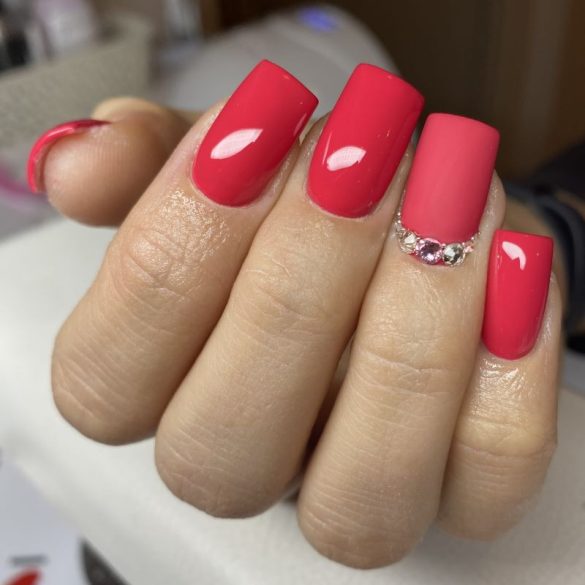 Gel Nail Polish 4ml - DN215 -  Strawberry - Gel Polish