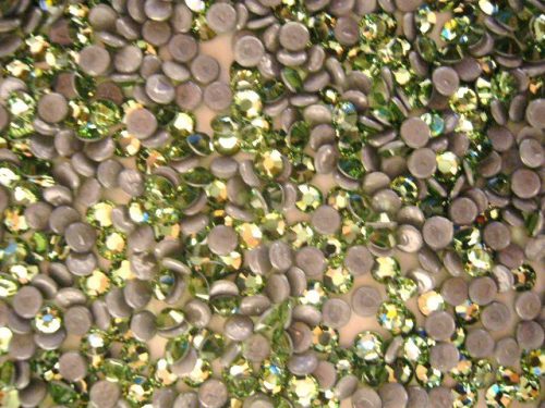 Iron on Swarovski Rhinestones, Light Green 20pcs